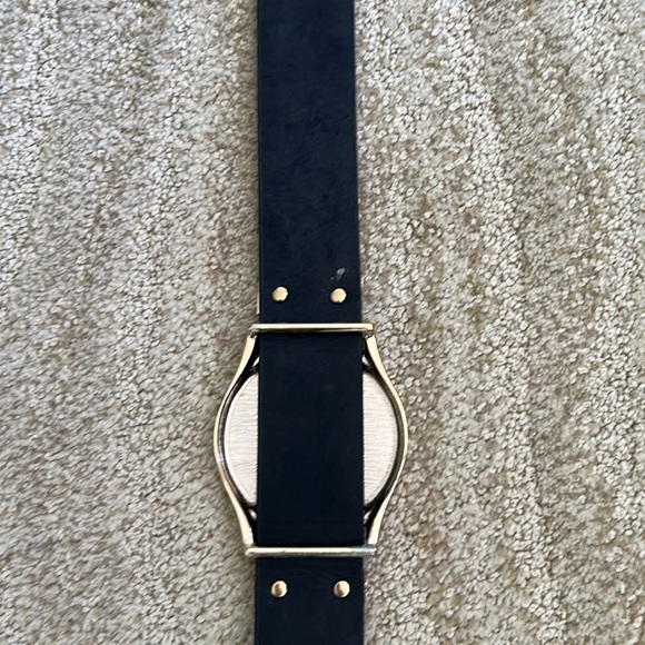 Bebe Brand New Black and Gold Belt 32.5” without stretch - Picture 4 of 4